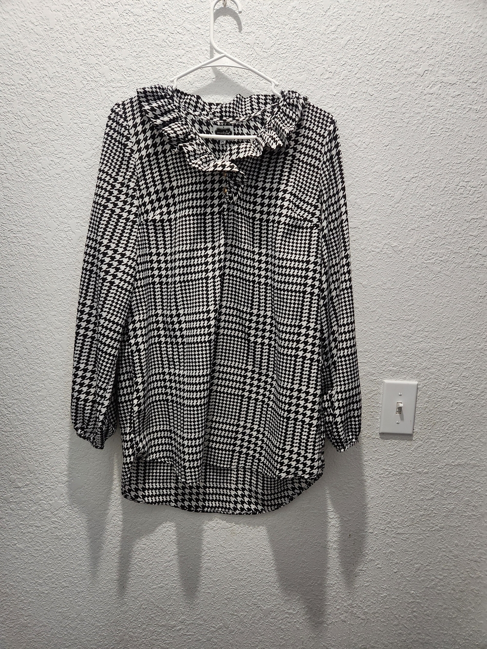 Mud Pie Black & White Houndstooth Ruffle Collar Tunic